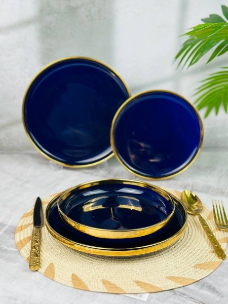 طقم صحون نيلي حز ذهبي عريض 18 قطعة